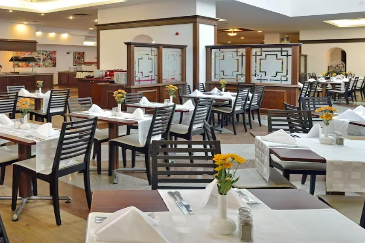 Melia Grand Hermitage All Inclusive Golden Sands Exterior foto The restaurant