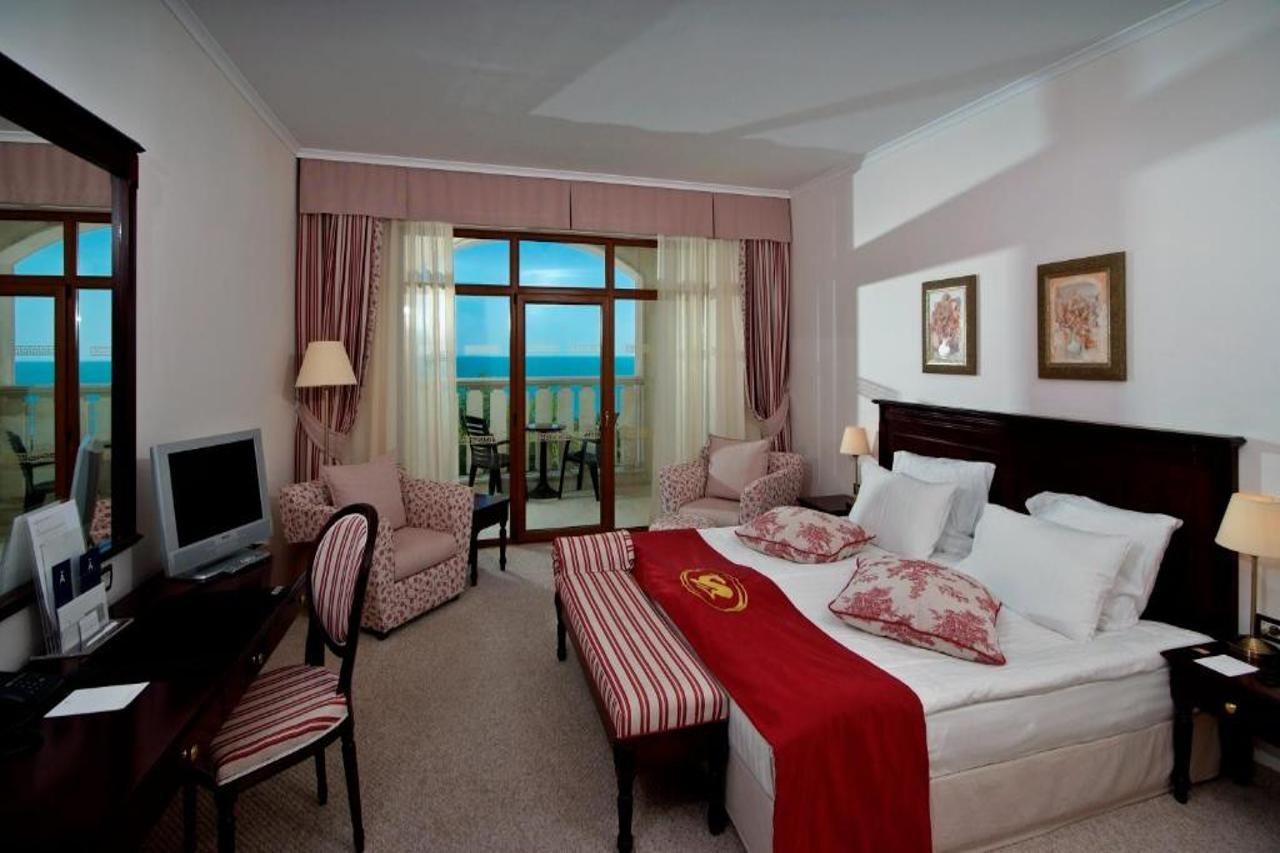 Melia Grand Hermitage All Inclusive Golden Sands Quarto foto A room at the hotel