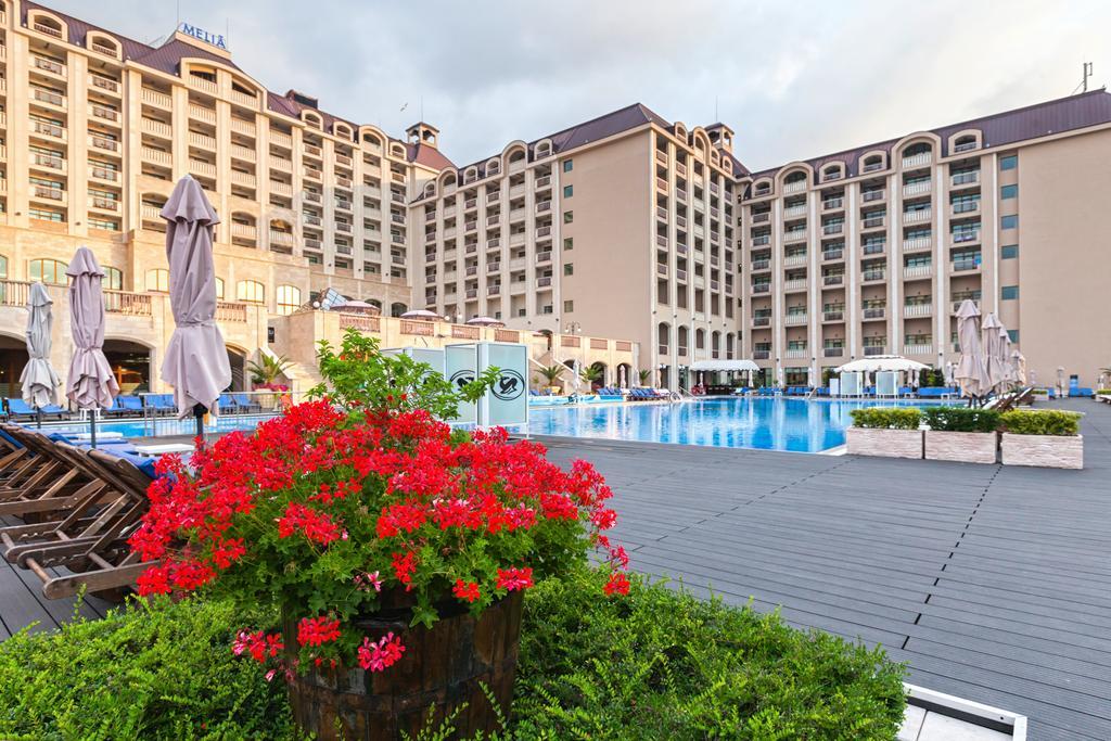 Melia Grand Hermitage All Inclusive Golden Sands Exterior foto The hotel's swimming pool