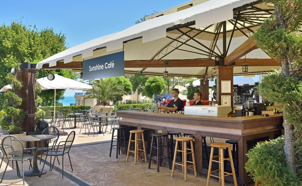 Melia Grand Hermitage All Inclusive Golden Sands Exterior foto A Starbucks in Athens, Greece