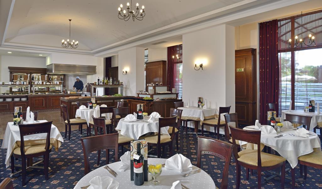 Melia Grand Hermitage All Inclusive Golden Sands Exterior foto The restaurant